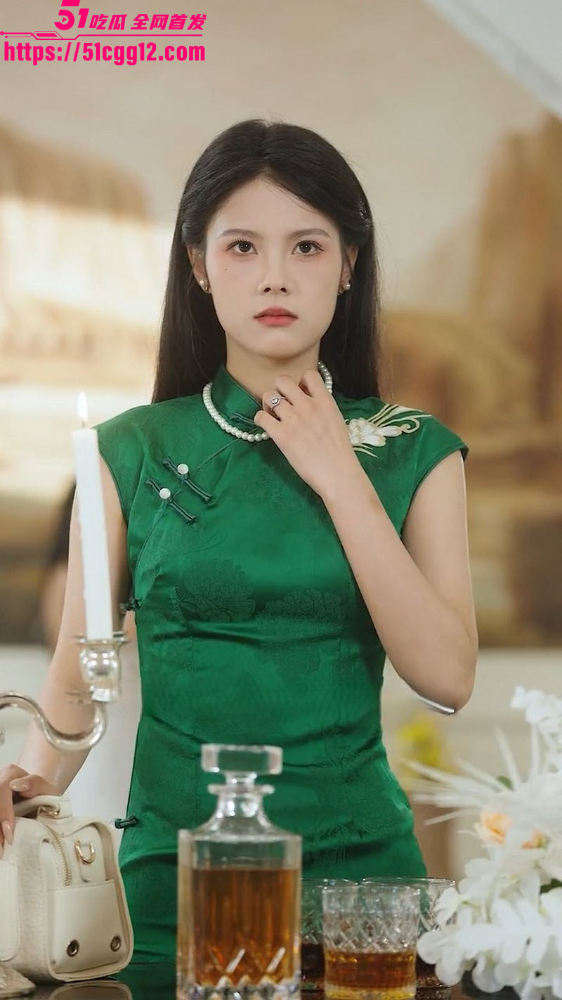 擦边短剧禁果效应 8