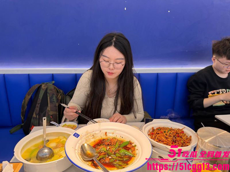 大奶学生妹私密自拍流出！肥臀巨乳埋头深喉口交 男友镜头前无套猛操到浪叫失神 情侣福利香艳到窒息！