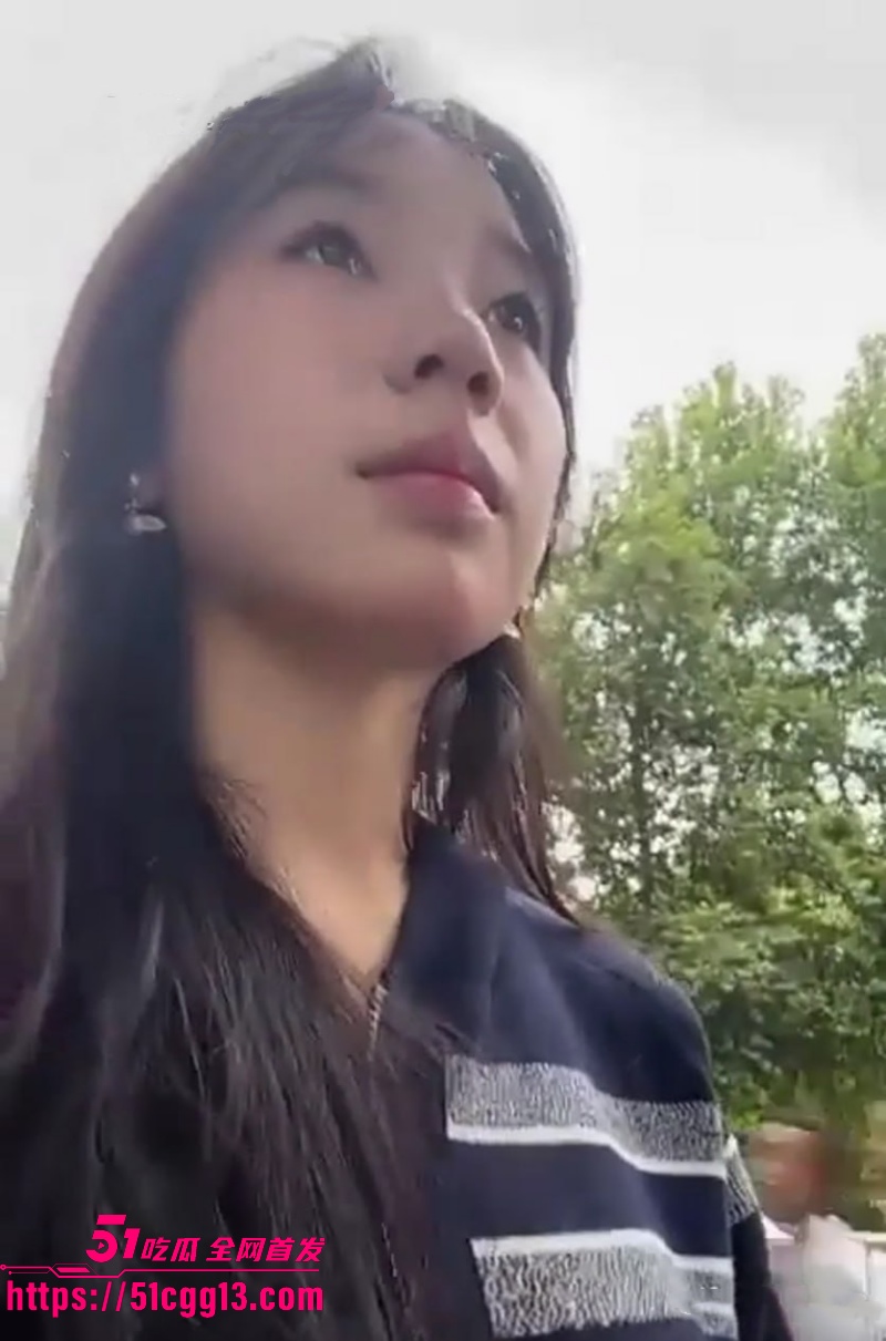 小美公园露出色诱大爷03