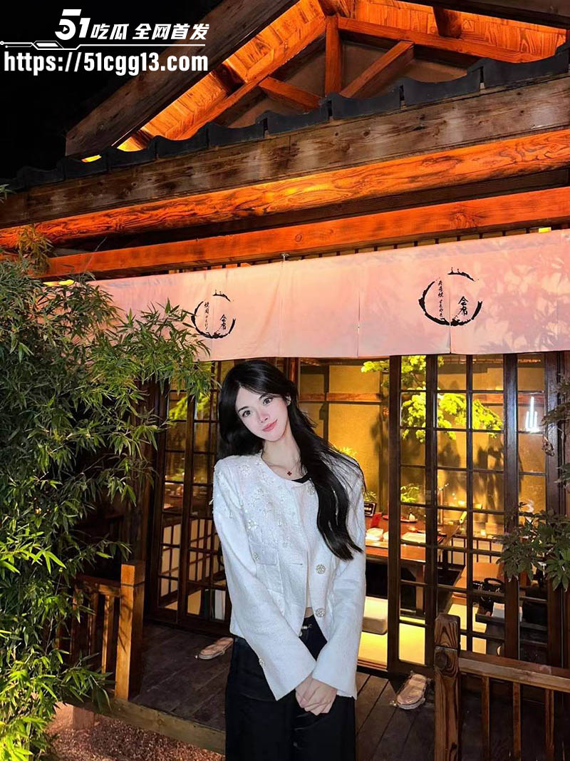 女神级大学生 潇可儿 酒店激战富二代 身材纤细性感妖娆多姿势疯狂抽插 冷白皮少女骚劲十足！