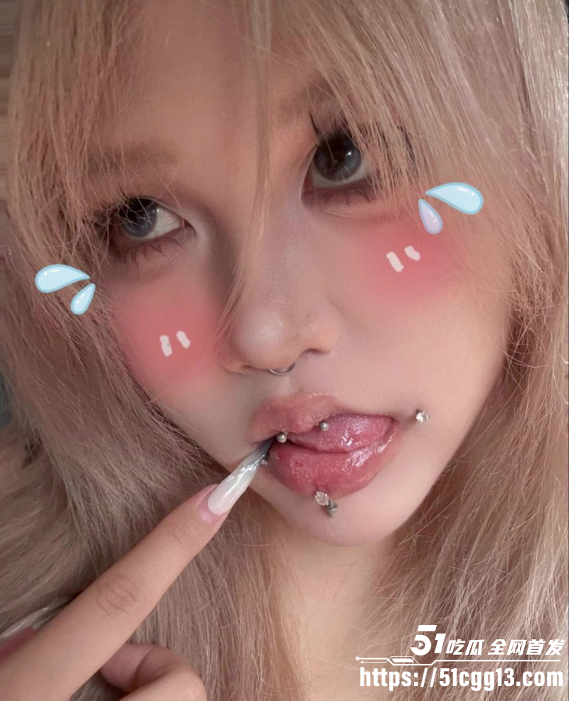 反差精神小妹口交视频02