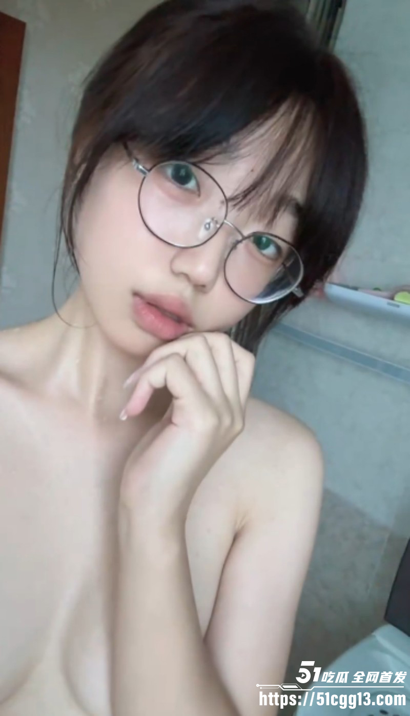 云南师范大学周晓琴自慰视频02