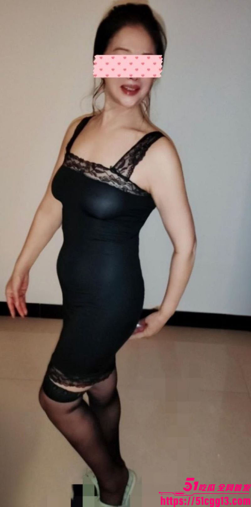 海角乱伦大神 风韵犹存的母亲 新作 母亲主动来看儿子 脸红的被儿灌溉 敏感害羞的身体频频高潮！