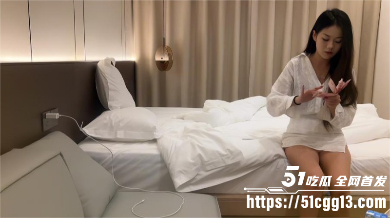 卡尔探花 最新泄欲神作 网约刚毕业的兼职嫩妹外围 肤白貌美玉腿修长 全程配合度极高！