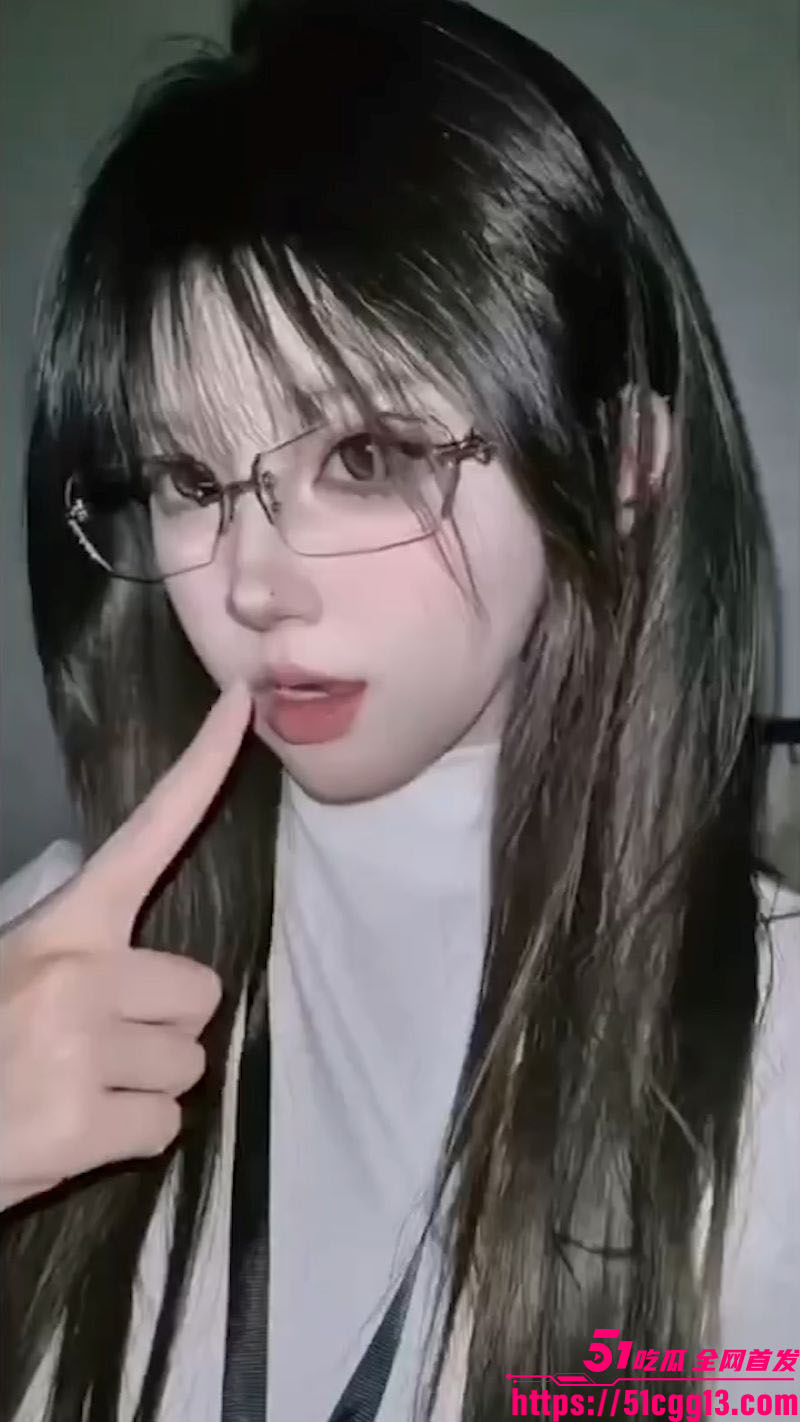 西安交大曲江校区张佳瑶自慰视频曝光 4