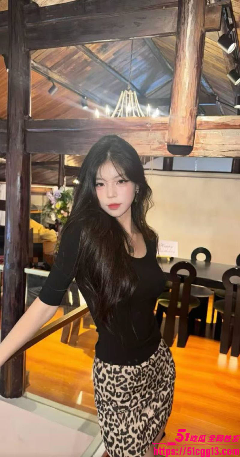 西安交大曲江校区 张佳瑶 自慰视频曝光 清纯学霸热舞秀身材 全裸揉穴淫靡不堪 反差到炸！