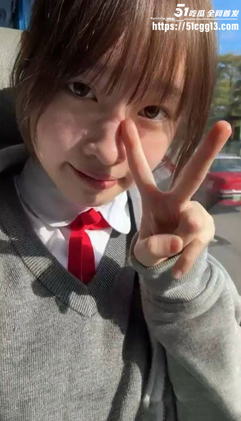 福建反差美女 宋清 被男友狠操调教 JK短裙下白虎嫩穴被多体位狂插 眼神迷离甜腻浪叫！