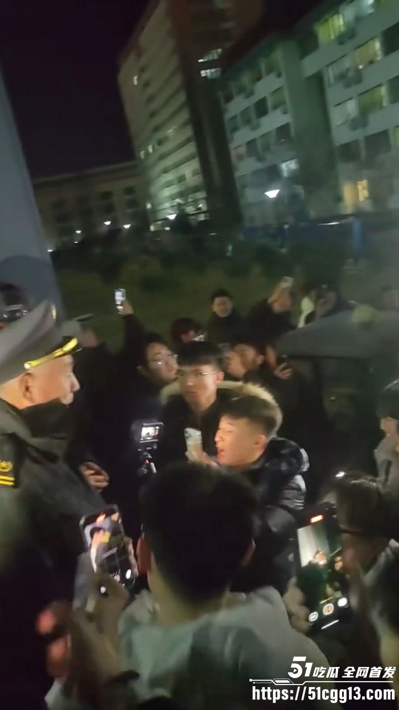 山东外事职业大学大三学生偷外卖翻车 4