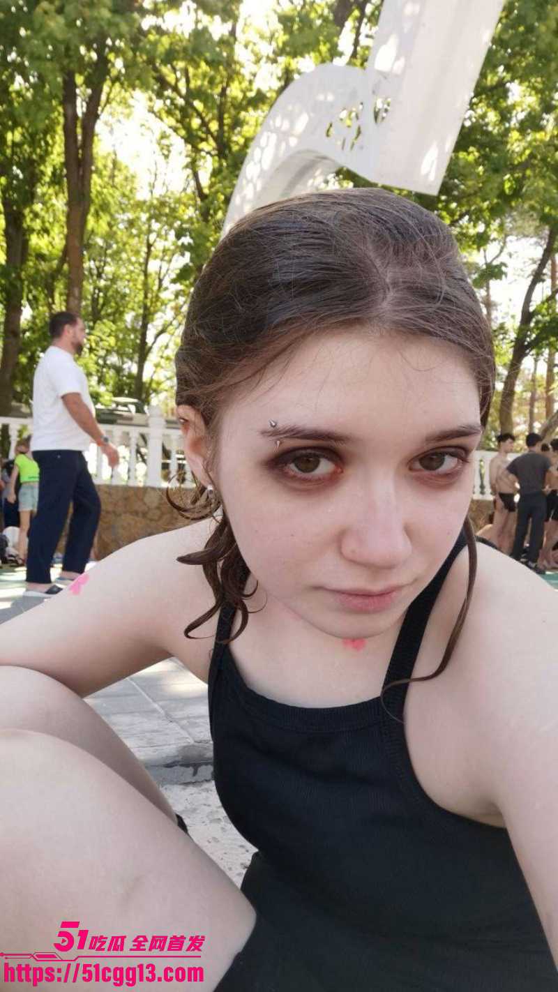俄罗斯留学生美女 娜斯佳 性爱视频曝光 露脸口交深喉舔洋屌 多姿势爆操到眼神迷离！