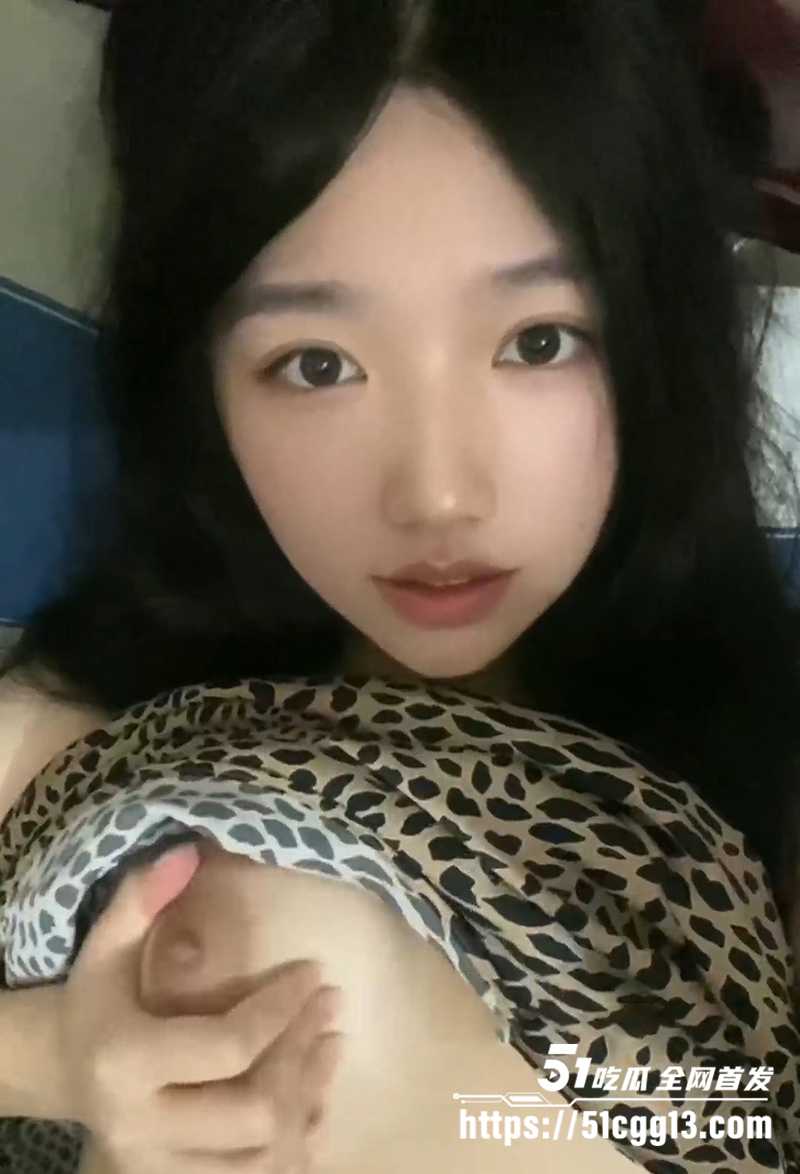 美少女福利姬 只是个小狗 大尺度私定合集 身材微胖奶子Q弹 私处无毛肥美光滑 娇羞露出淫装自慰！