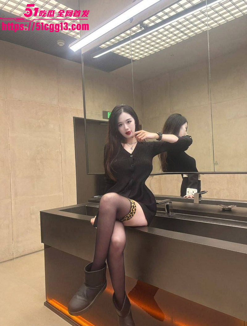 福建清纯大学生 杨子萱 性爱视频流出 小骚货身材性感妖娆骚穴粉嫩诱人 学长打桩爆操口爆满嘴浓精！