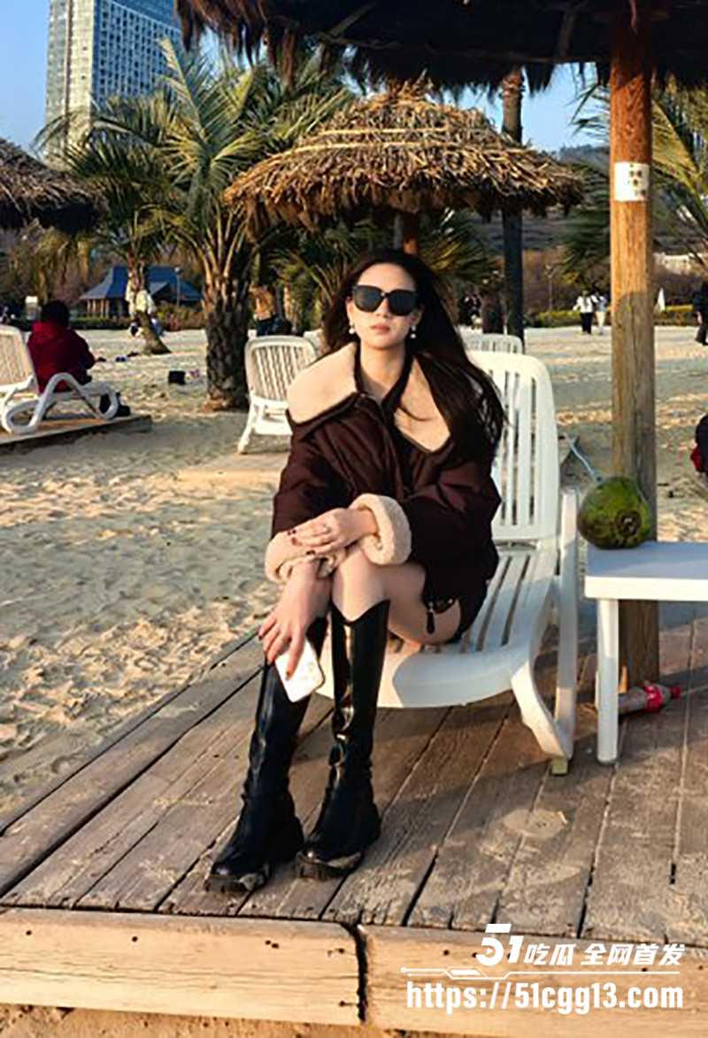 上海极品少妇徐婉婷被金主调教视频流出2拷贝
