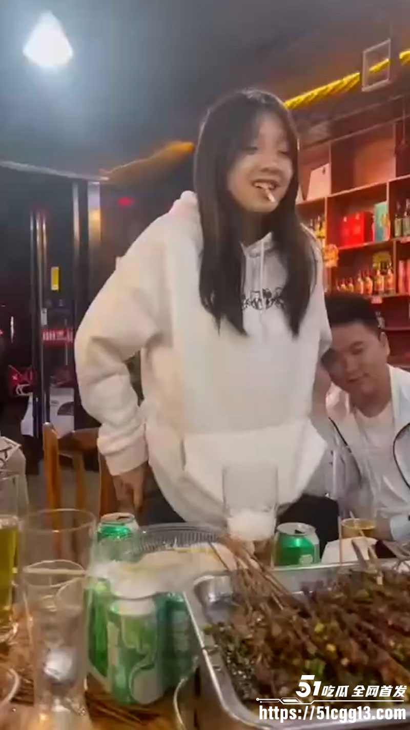 凯莉女孩喝酒事件2