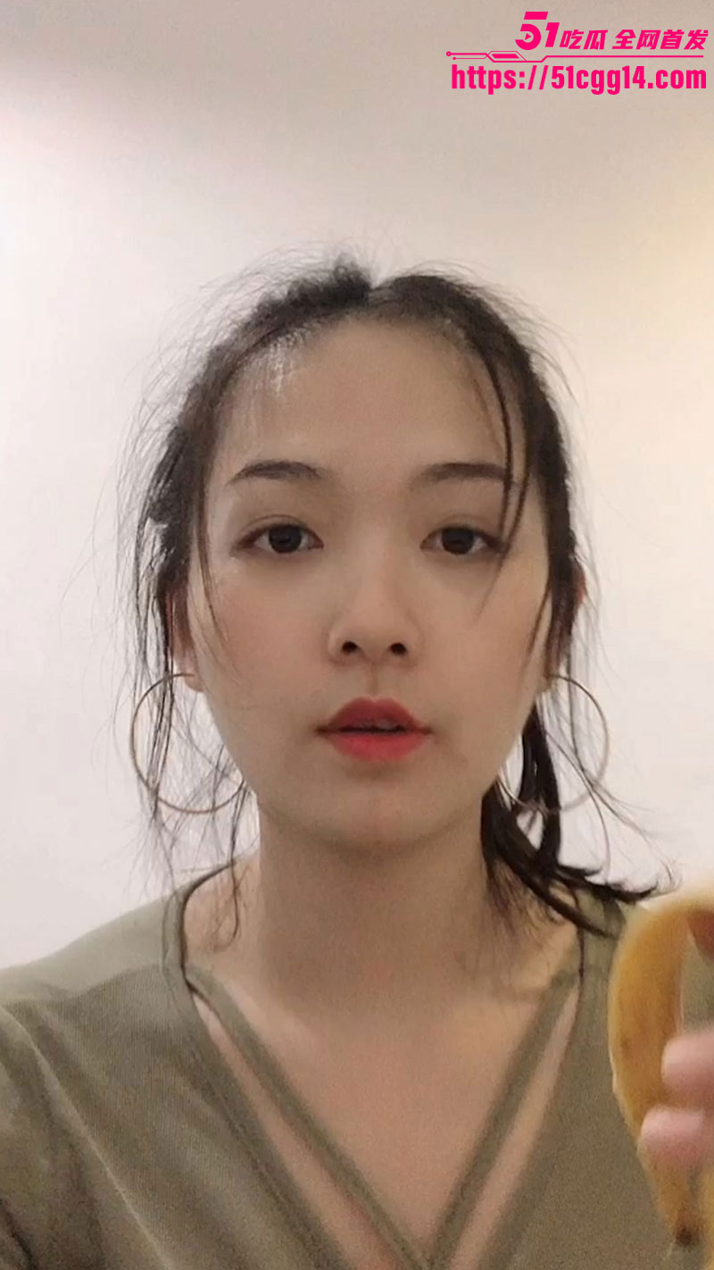 美术系反差婊 石高慧 被肥猪教授PUA成专属性奴 拍露乳视频诱惑撩人 口交吞屌后入爆操！