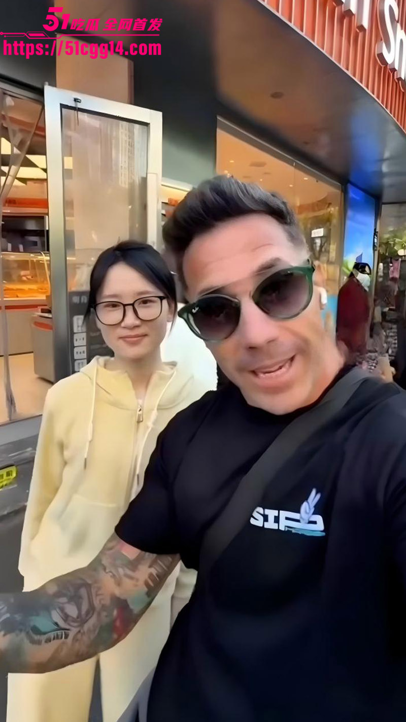 眼镜反差婊街头与阿根廷猛男热吻3
