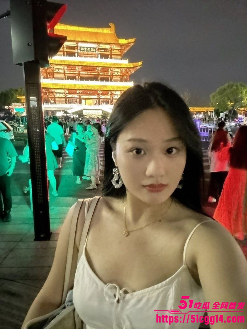 大学清纯学生妹不雅视频 2