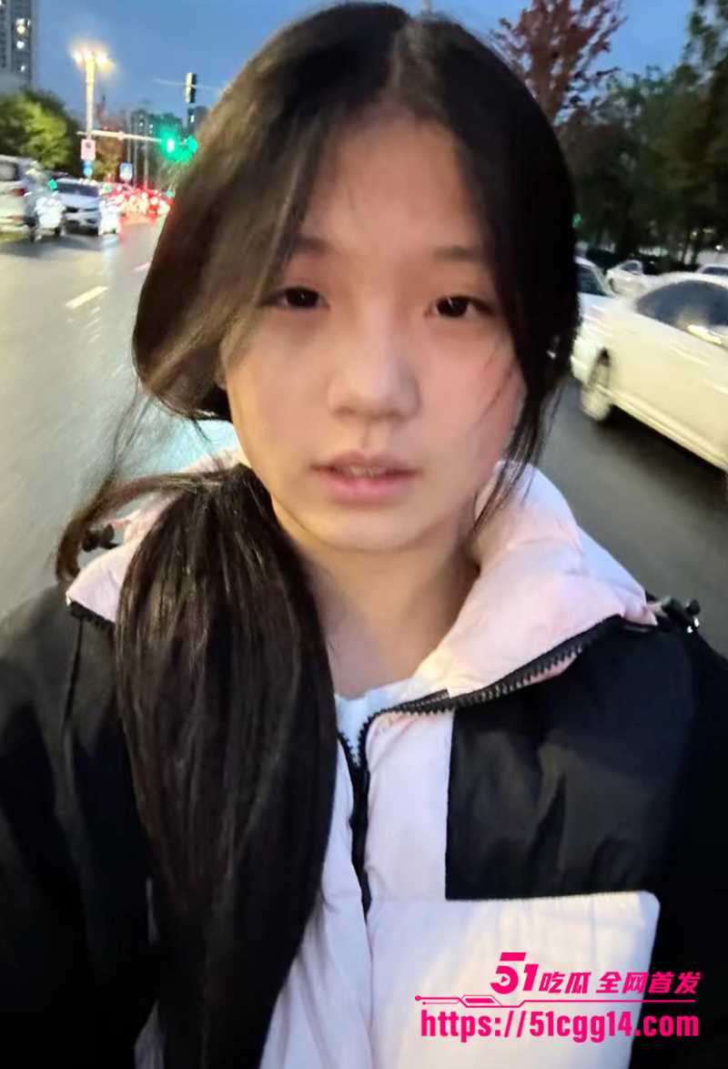 清纯爆奶小网红 A 不雅视频流出 3 拷贝
