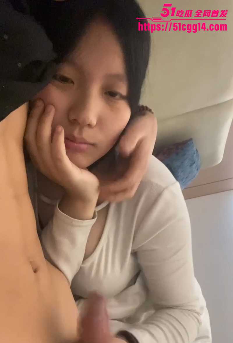 清纯爆奶小网红 A 不雅视频流出 8 拷贝