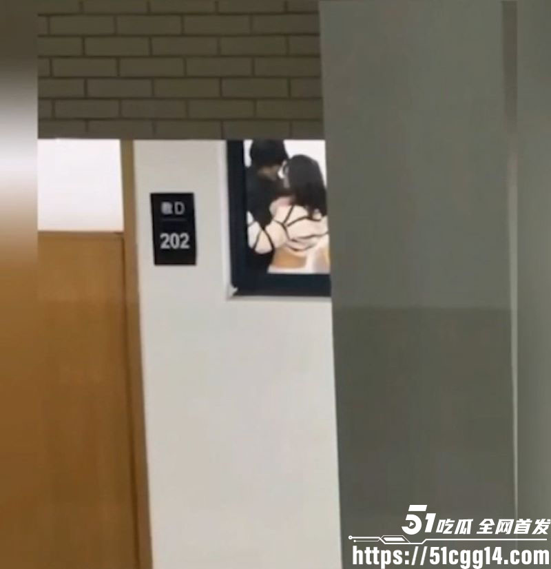 中医药大学自习室啪啪实锤 3