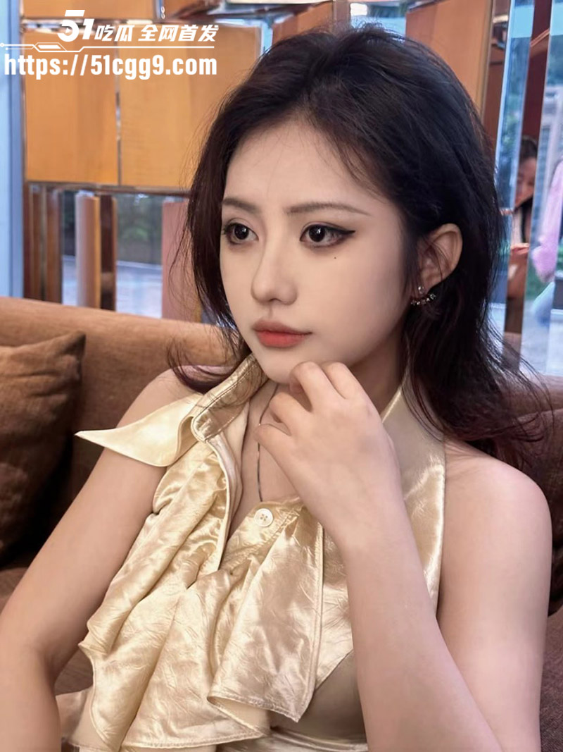 陕西西安精神小妹 吴丽丽 被煤老板包养！口技足交样样精通 被金主抱腿爆操！