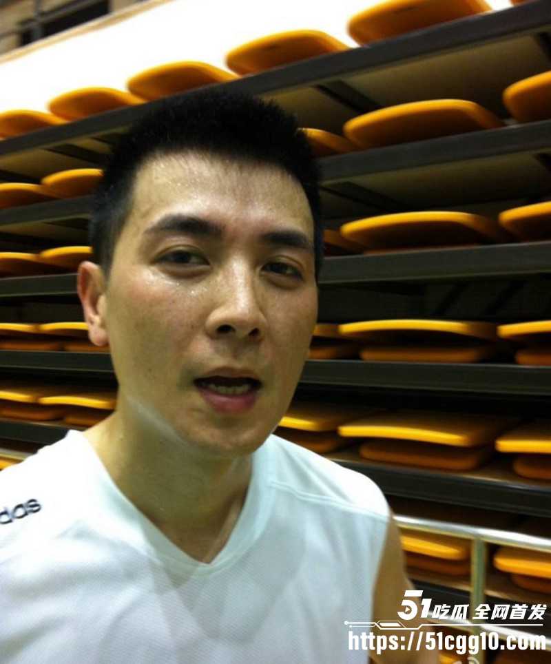 男演员保剑锋被前任黄慧颐直播曝光015