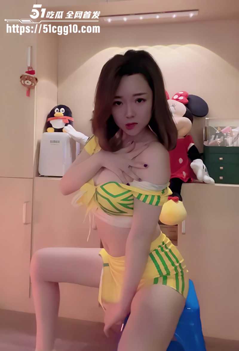 快手精液收集者小表妹巨乳肥臀厚诱惑私人定制福利姬视频曝光10拷贝