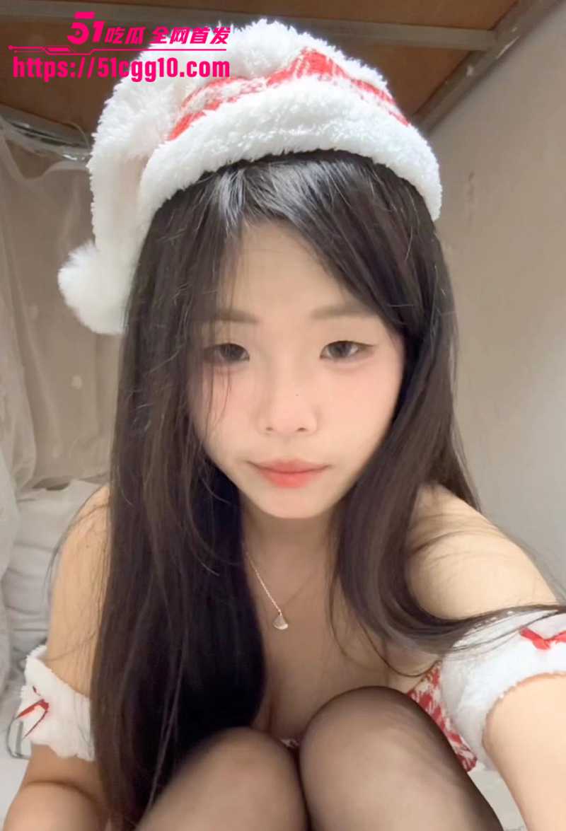 巨乳反差学妹 xmbnwk12 最新福利合集 化身榨精野猫花式裸舞道具自慰 水滴爆奶配无毛嫩穴 百变淫装目不暇接！