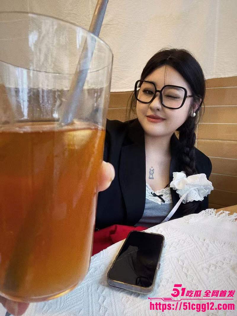 成都反差婊周雨桐3