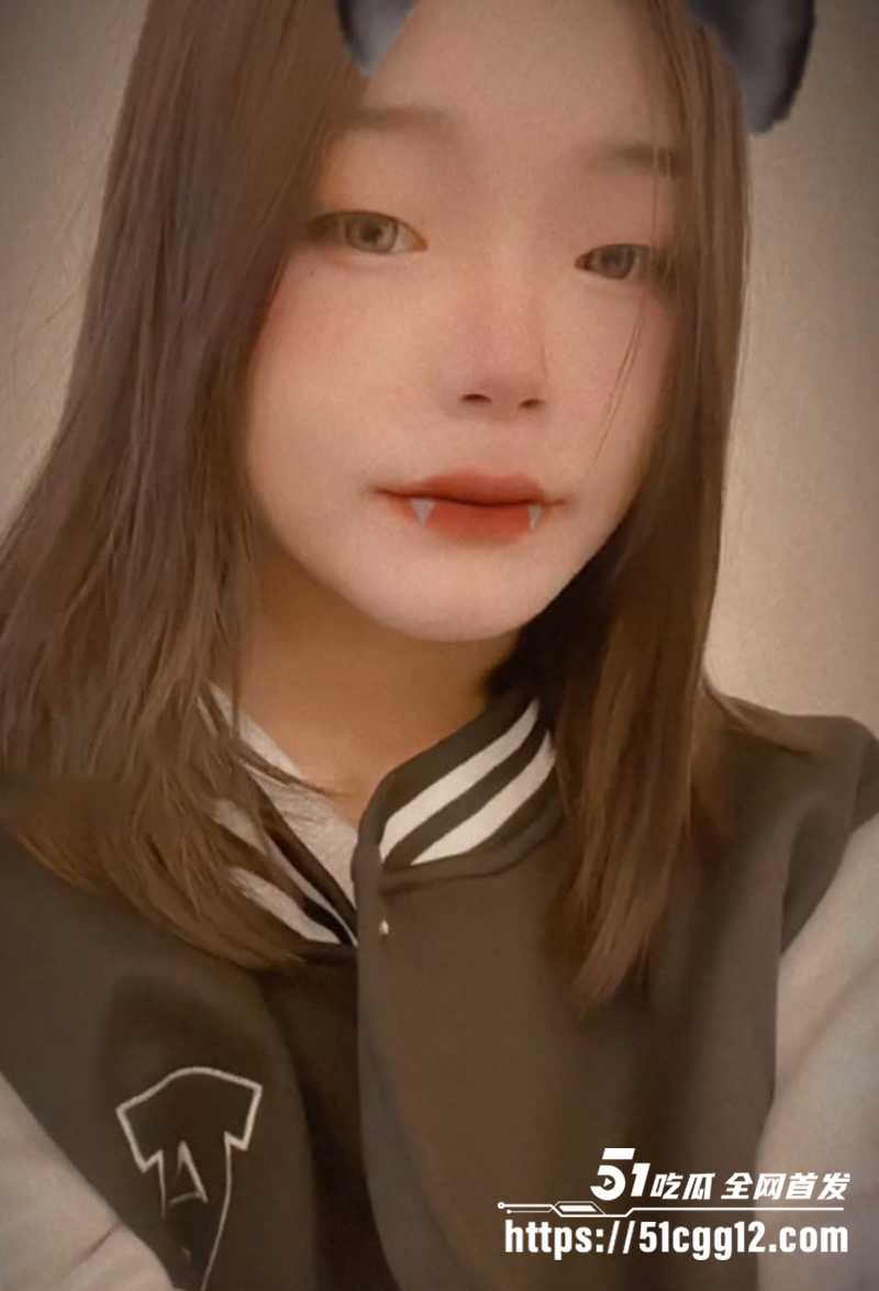 国际版抖音坐拥1拷贝9万粉丝18岁清纯高中妹子自拍不雅视频曝光5