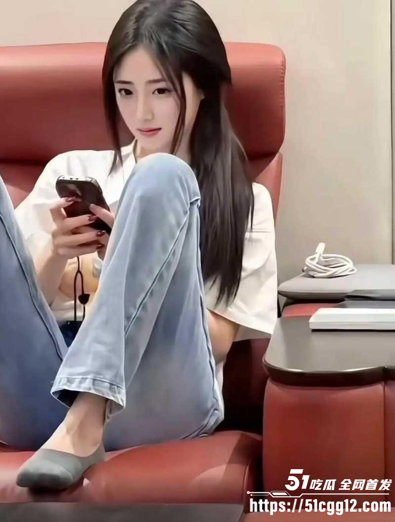 抖音爆火白衬衫牛仔裤女孩 真实身份竟为高端外围 白月光的杀伤力实在太大 绝美侧颜令无数网友陷入疯狂！
