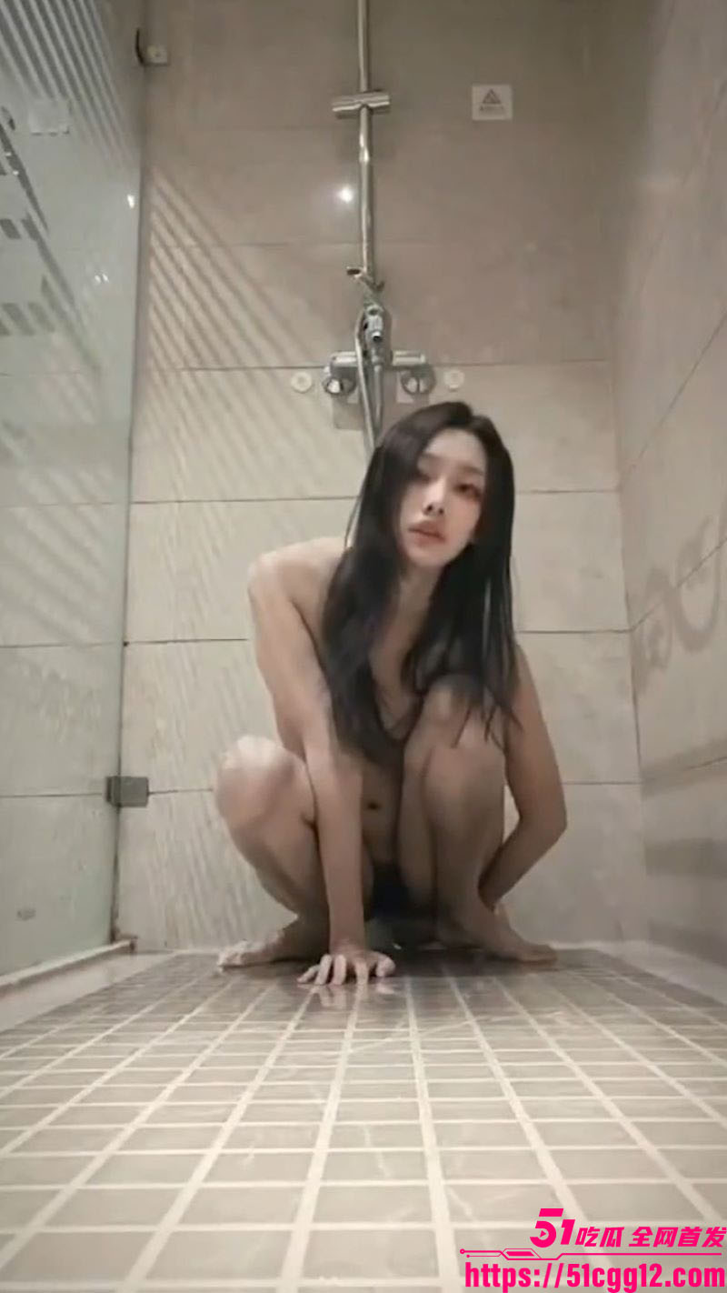温柔眼镜娘角落里的鼠鼠下海私拍 5
