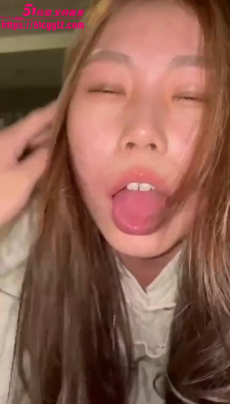 高颜值留学生菜子宜情侣私拍06