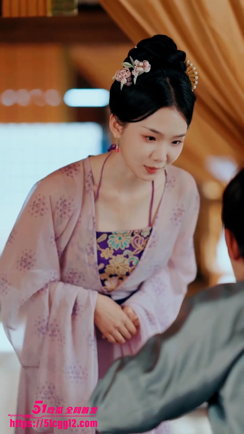 擦边短剧《皇后心腹 他竟然是假太监》遭遇陷害的姬太初意外入宫 阴差阳错被皇后选走 卷入后宫恩怨与朝堂争斗！