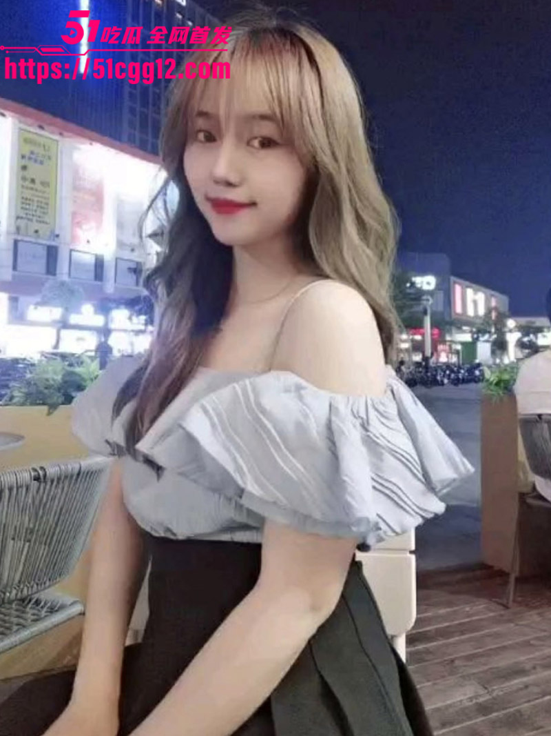 广东高颜值小母狗吴柳欣3p视频03