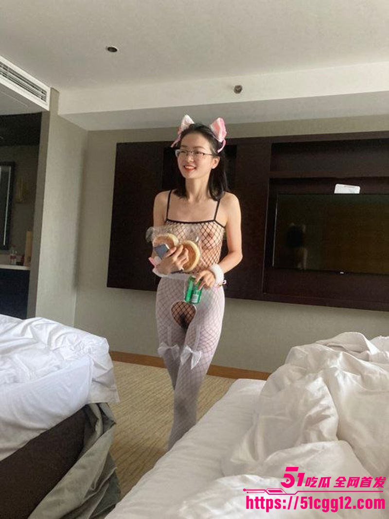 王诗琪与水利公司领导偷情2