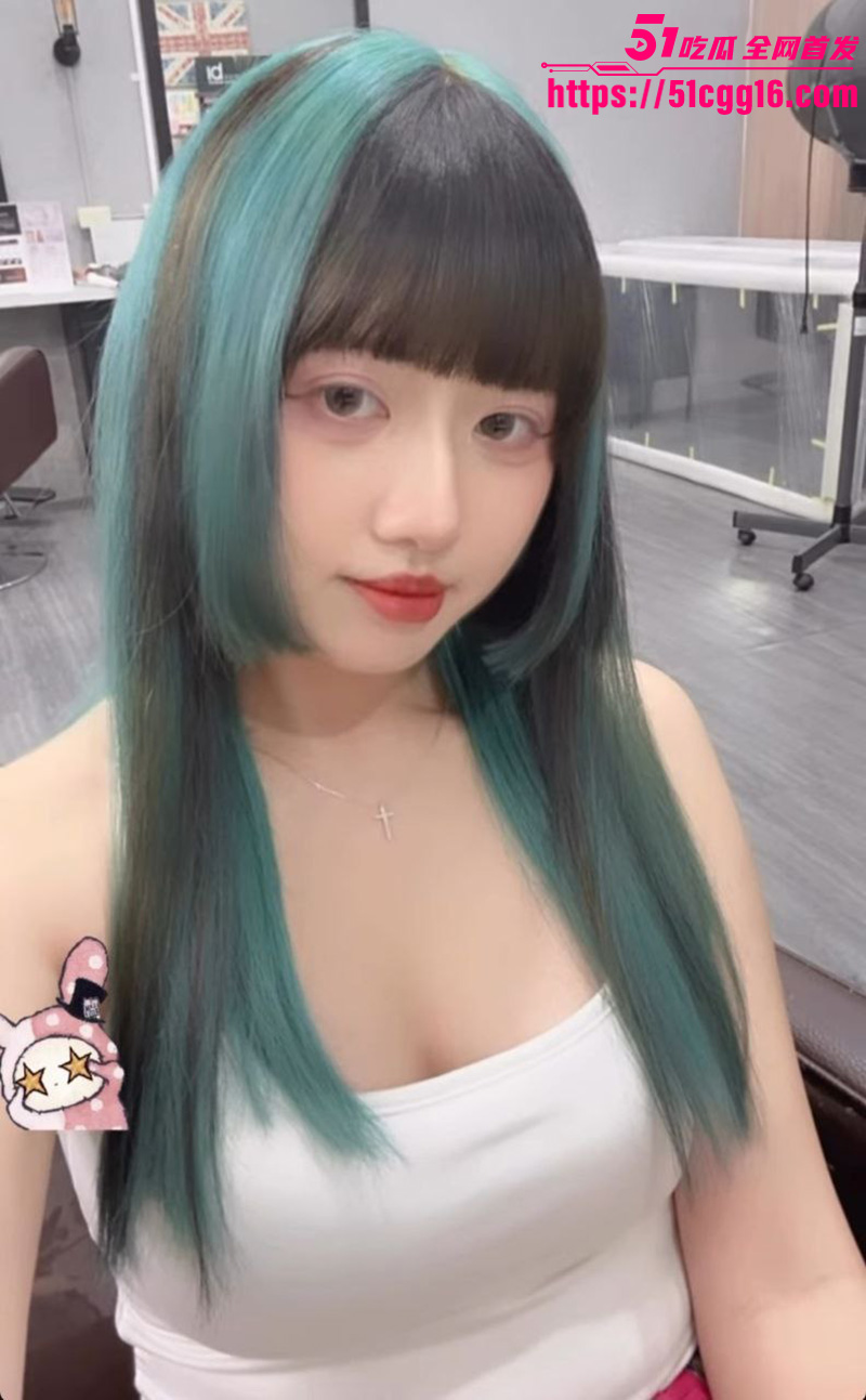 网调大神独家曝光 绿发纹身美女被调教自拍发骚视频 雪白双乳挺翘诱人 粉嫩骚穴道具狂插挑逗不断！