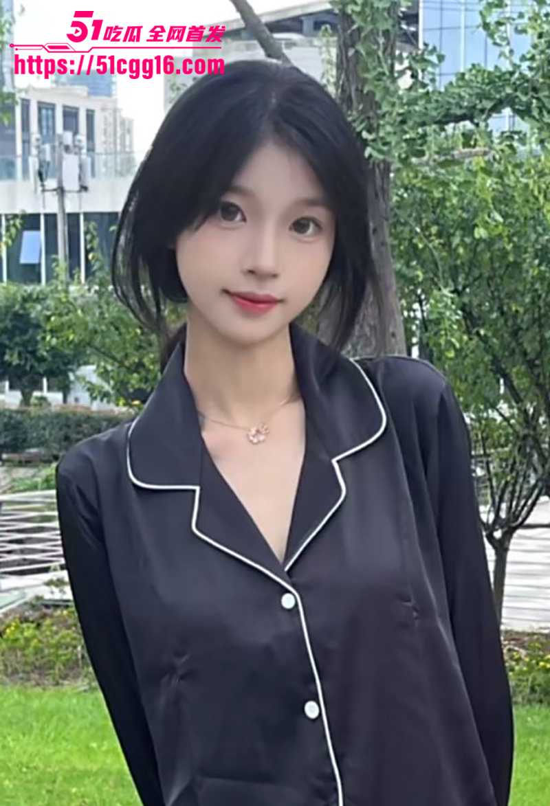 少女福利姬 吧唧一口妗妗 爆乳体瘦反差婊 黑丝OL玩撕裆自慰 全裸展示完美炮架肉体 掰穴揉奶让人硬爆！