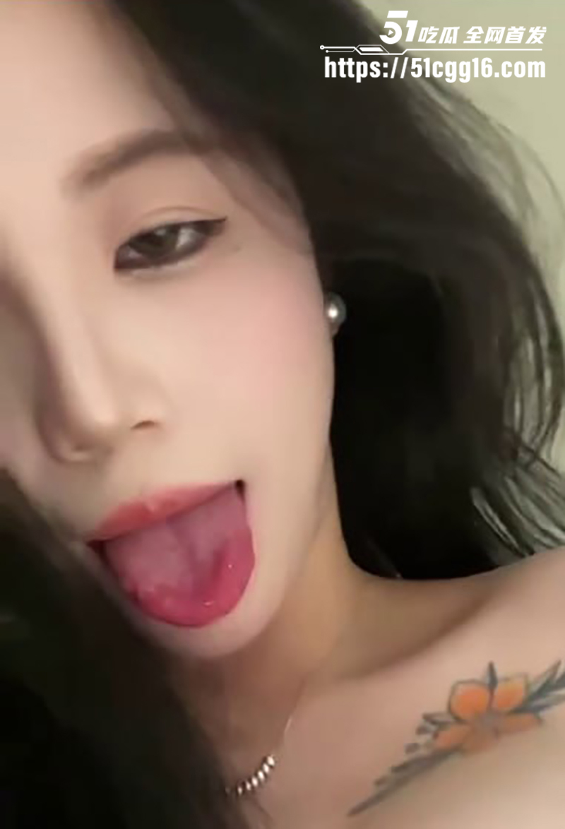 爆乳福利姬 可可baby 付费合集流出 扮OL白领玩撕裆扣逼 假屌狂插自慰 顶级肉体香艳Q弹 完美炮架让人喷血！