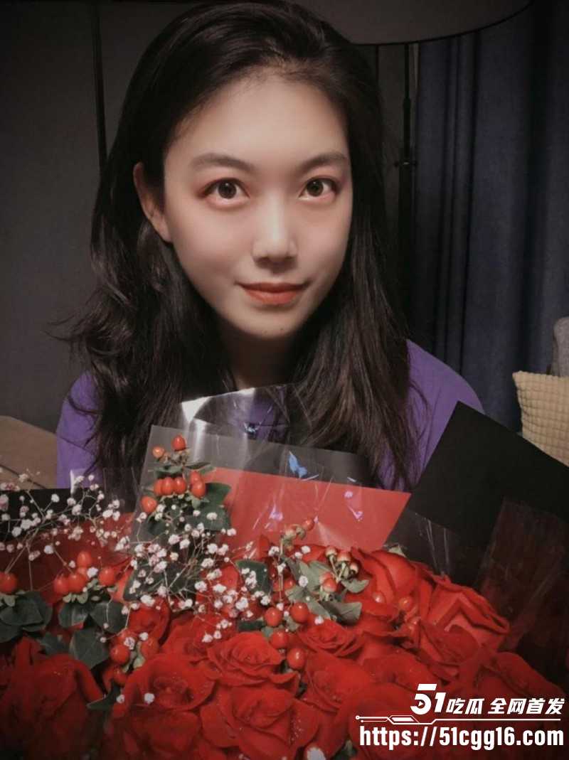 江苏南京少妇带炮友婚房偷情02