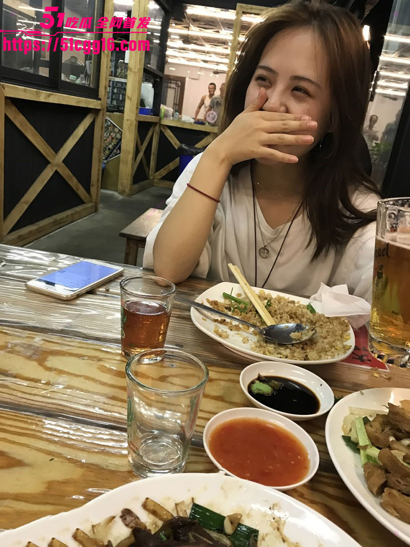 灌醉强奸女同事4