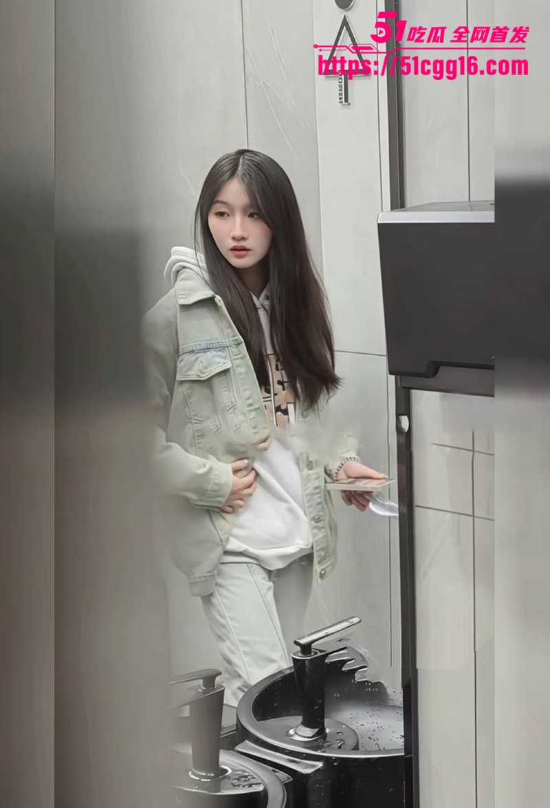 精选厕拍偷拍合集流出 3 拷贝
