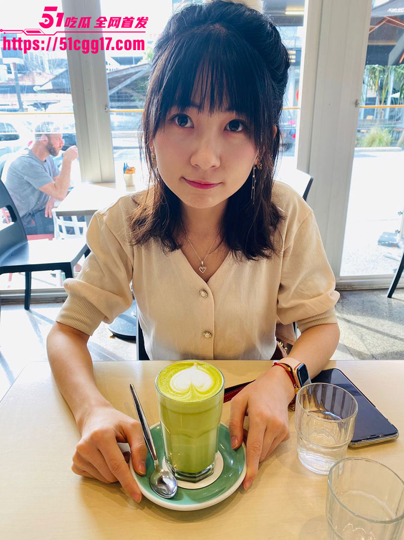 极品高颜值大学生 胡敏嬅 性爱视频流出 清纯脸蛋露脸口交深情舔屌 粉嫩骚穴男友多姿势狂操反差至极！