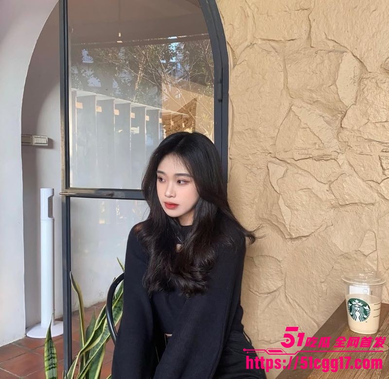 31岁富家少女静妮早期自拍泄密 2