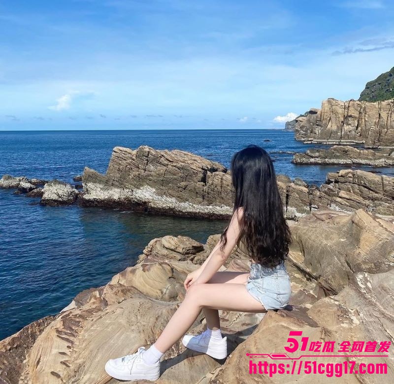 31岁富家少女静妮早期自拍泄密 3