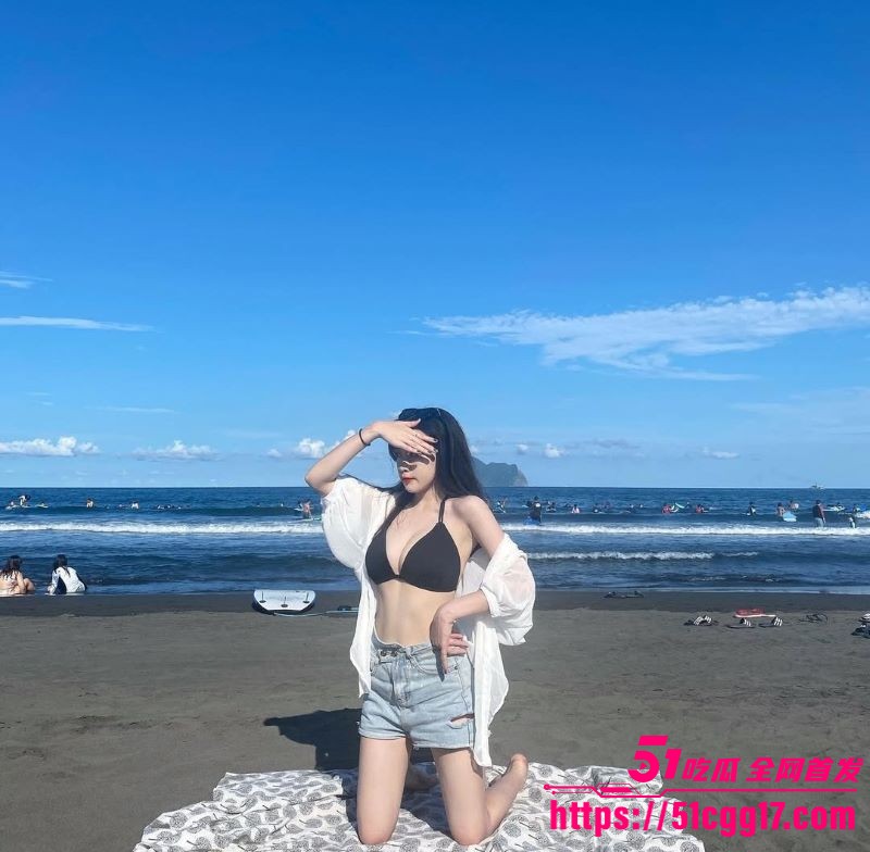 31岁富家少女静妮早期自拍泄密 5