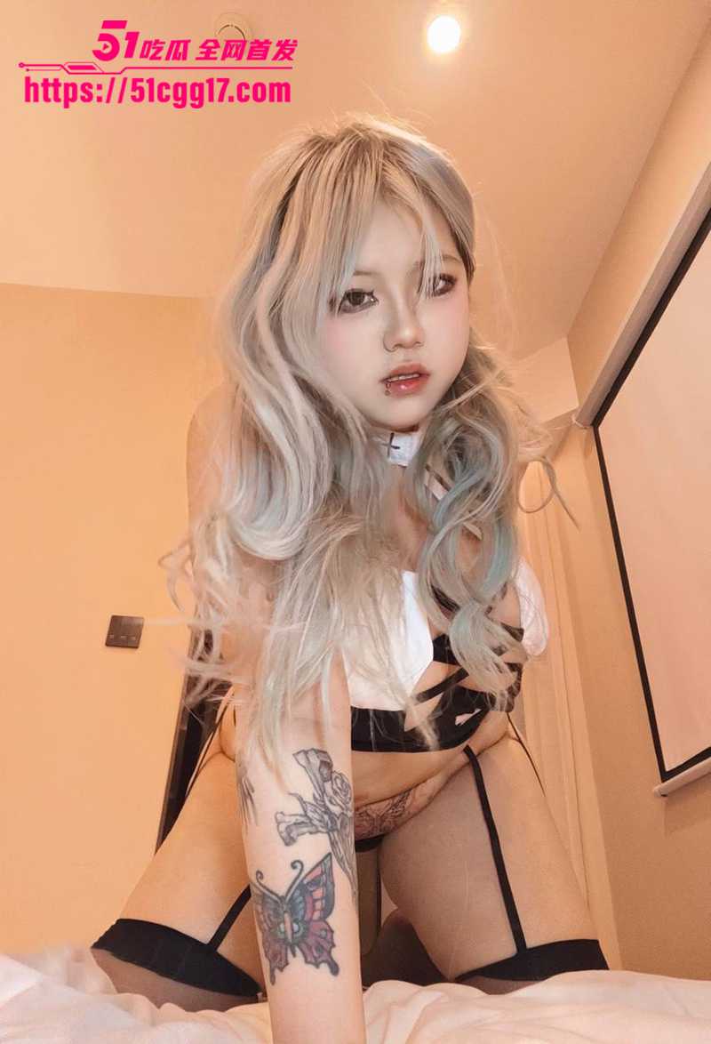 推特巨乳网红Mico最新私拍写真流出 7 拷贝