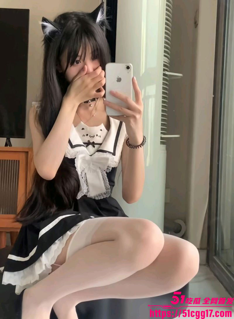 极品小网美雏田早期短发自拍性爱视频外流 3