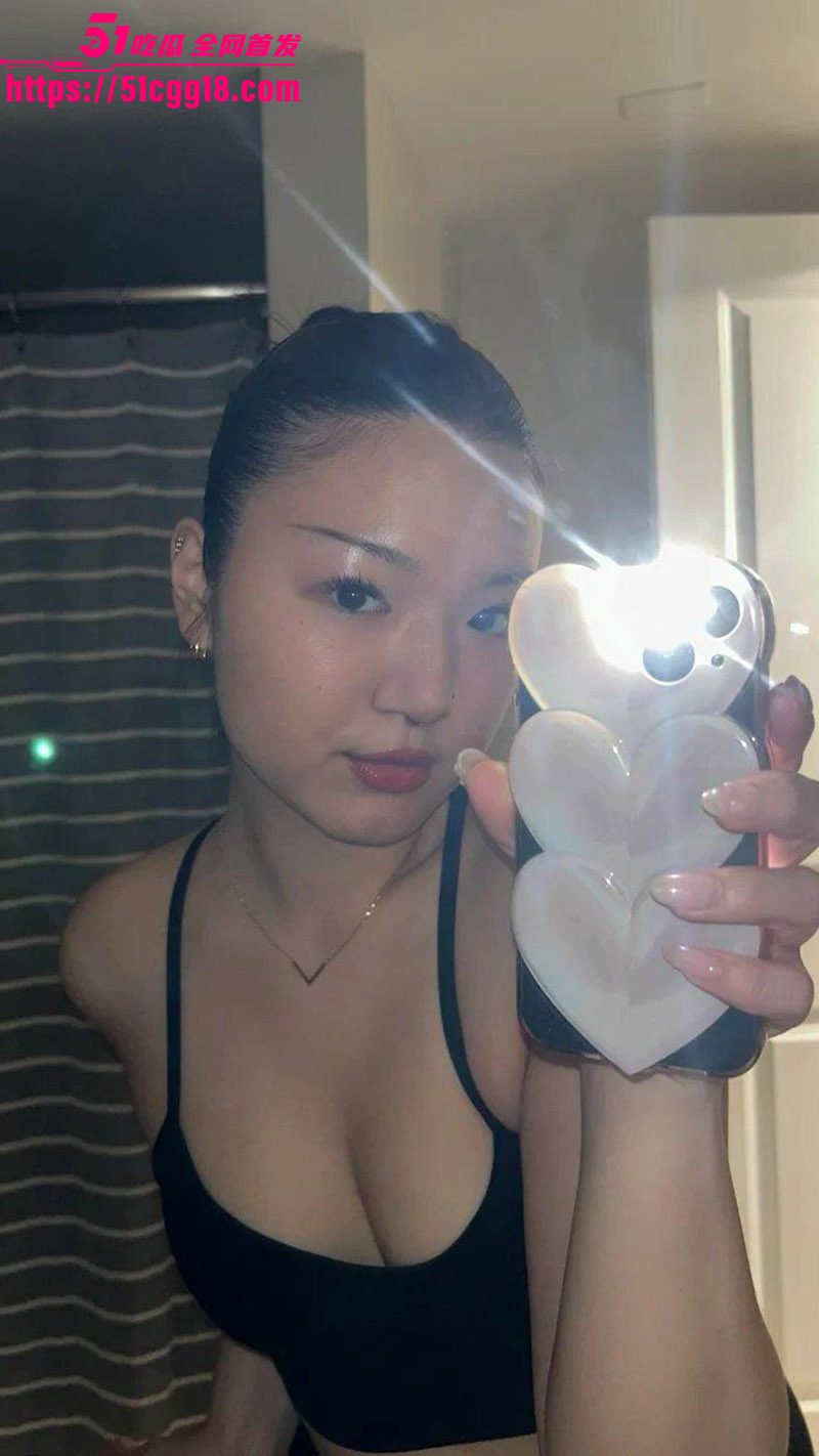 亚裔留学生 林宝儿 性爱私拍合集流出 反差婊口交黑鬼大屌深喉插嘴 性感翘臀后入内射 媚黑本色尽显！