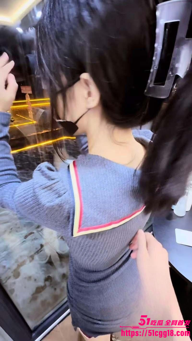 意淫自己妹妹落地窗前暴操妹妹05