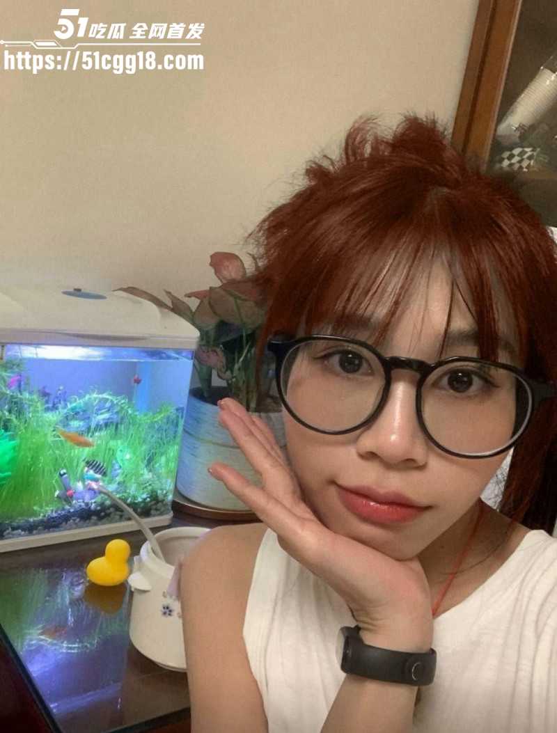 反差女大学生被富二代男友调教03